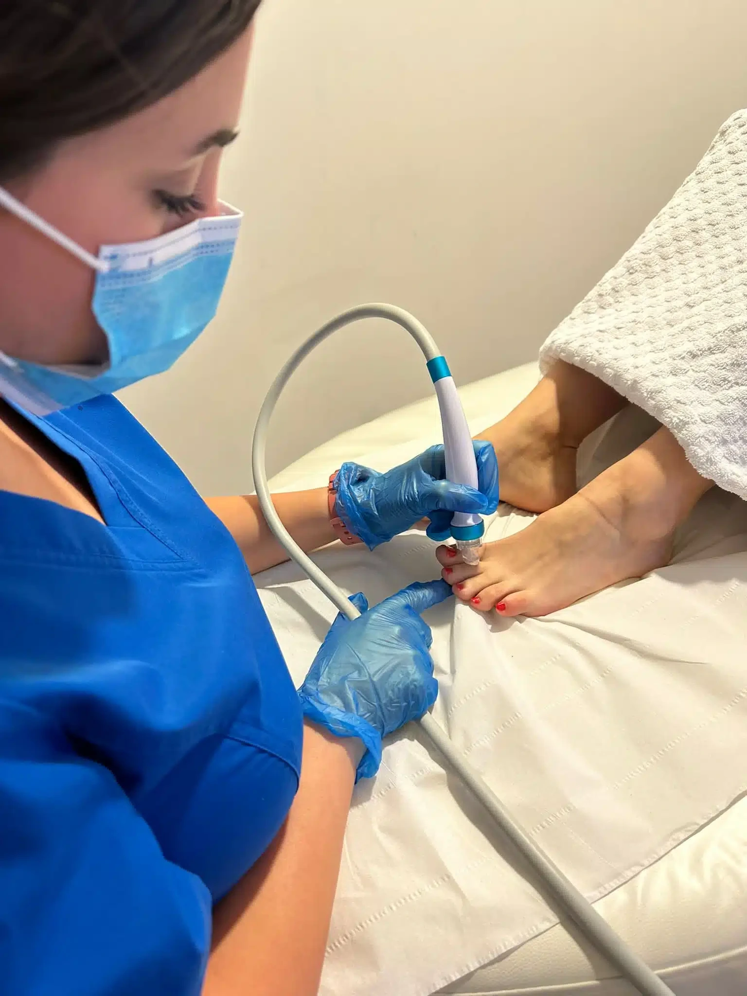 Treatment for pigmentation on the toes Dark Underarms and Feet